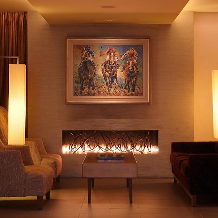 فندق وسبا أغادوي هايتس كيلارني المظهر الداخلي الصورة A fireplace in a living room