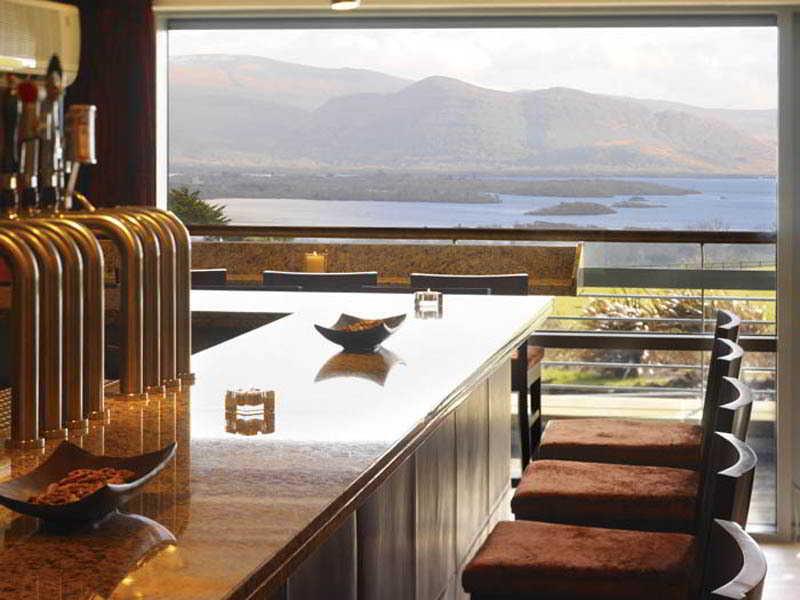 فندق وسبا أغادوي هايتس كيلارني المظهر الخارجي الصورة The bar at the Ben Nevis Distillery