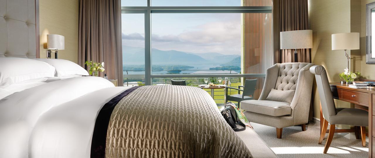 فندق وسبا أغادوي هايتس كيلارني المظهر الخارجي الصورة A bedroom at The Killarney Collection