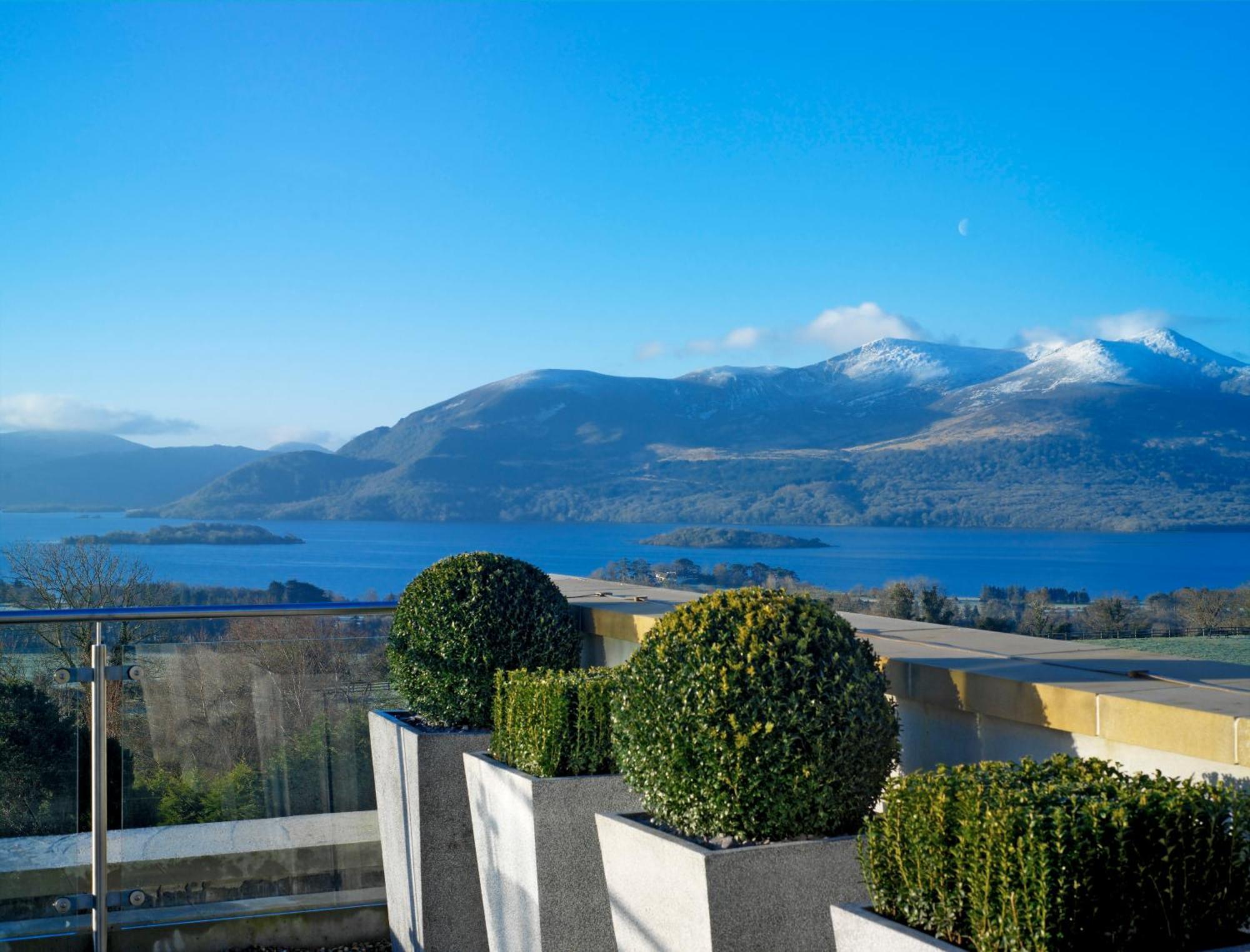 فندق وسبا أغادوي هايتس كيلارني المظهر الخارجي الصورة View of Lake Taupo from the hotel