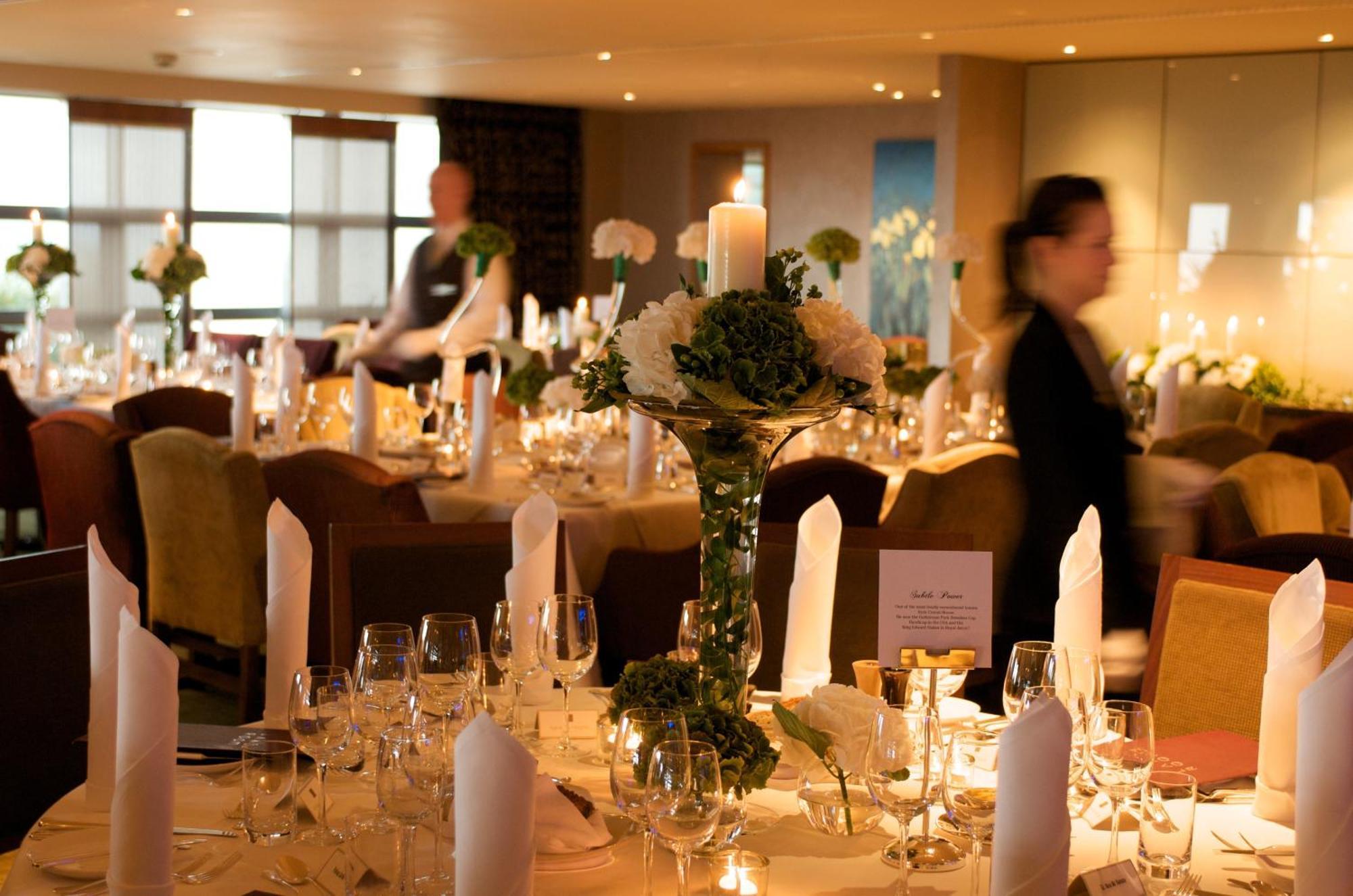 فندق وسبا أغادوي هايتس كيلارني المظهر الخارجي الصورة A wedding reception at the InterContinental London