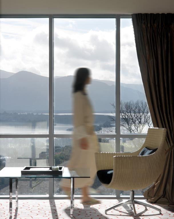 فندق وسبا أغادوي هايتس كيلارني المظهر الخارجي الصورة A view of the mountains from the hotel